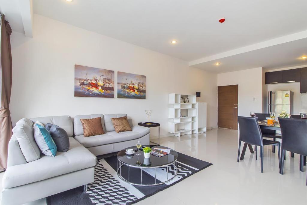 Chic Condo By Resava Karon Екстериор снимка